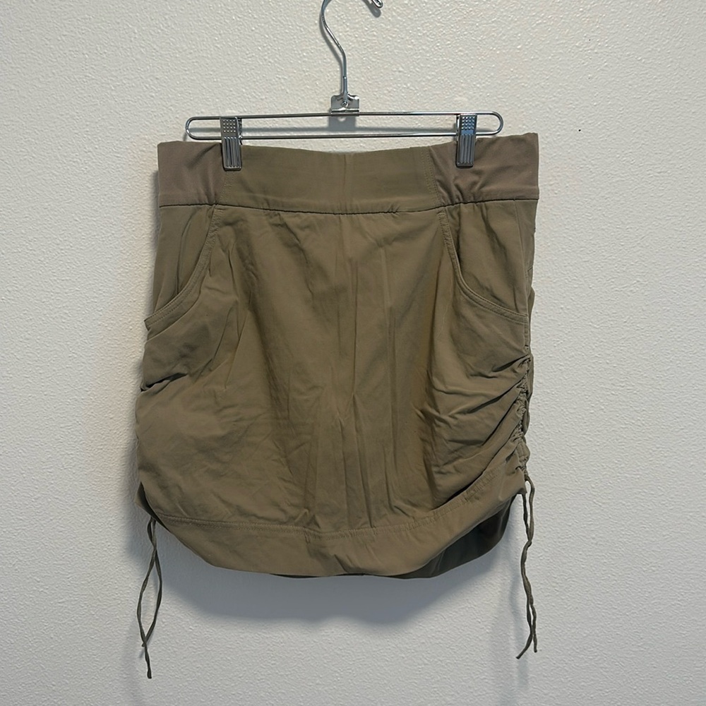Columbia Taupe Sport Skort size M